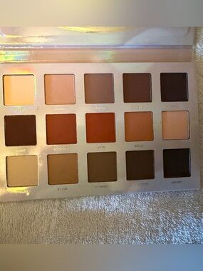 Blend bunny cosmetics Ellis 2 warm palette